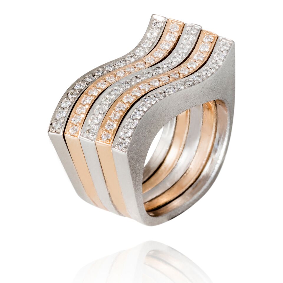 Vågspel ring rödguld 0,15ct