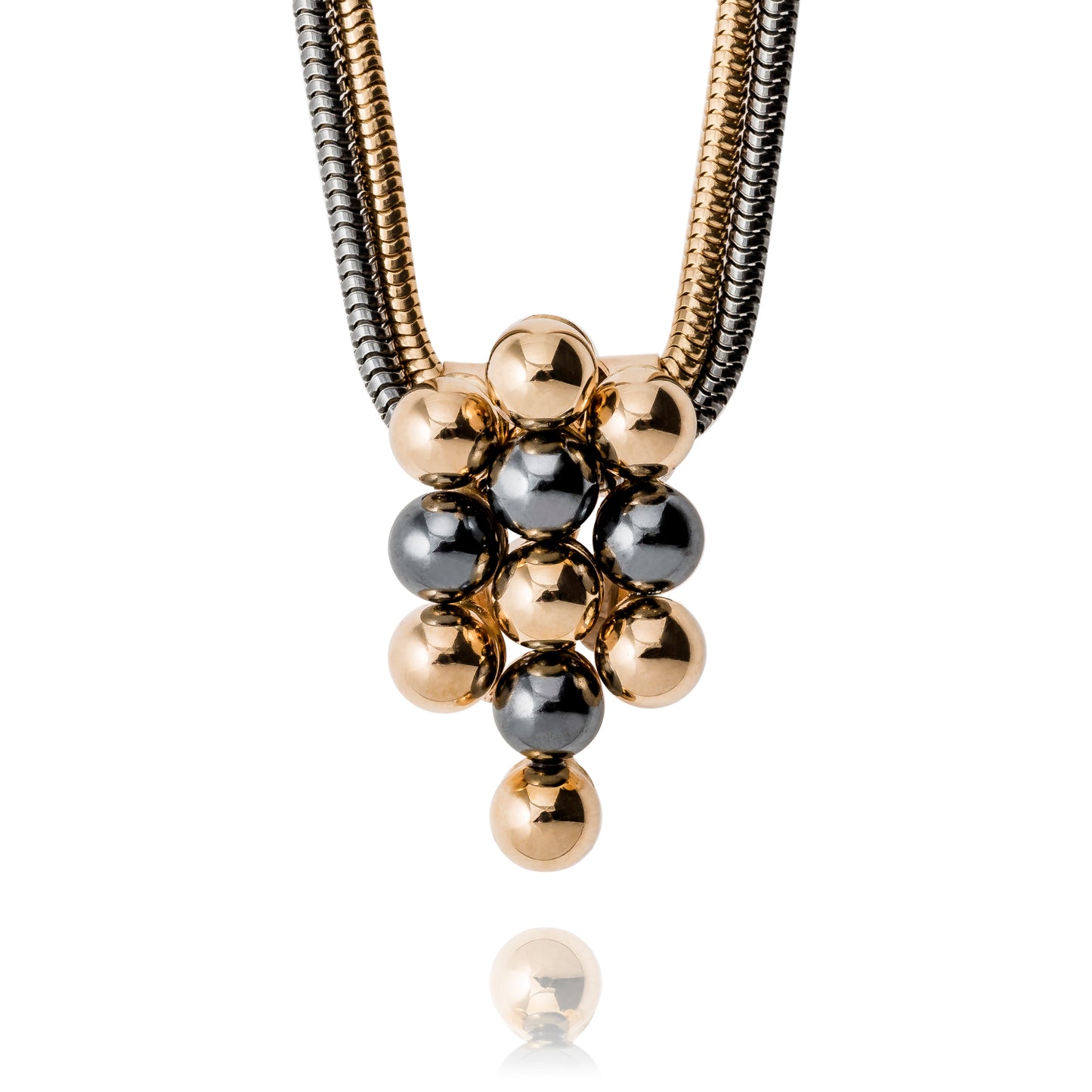 Sagan om hänget kombination med guldkulor och hematiter