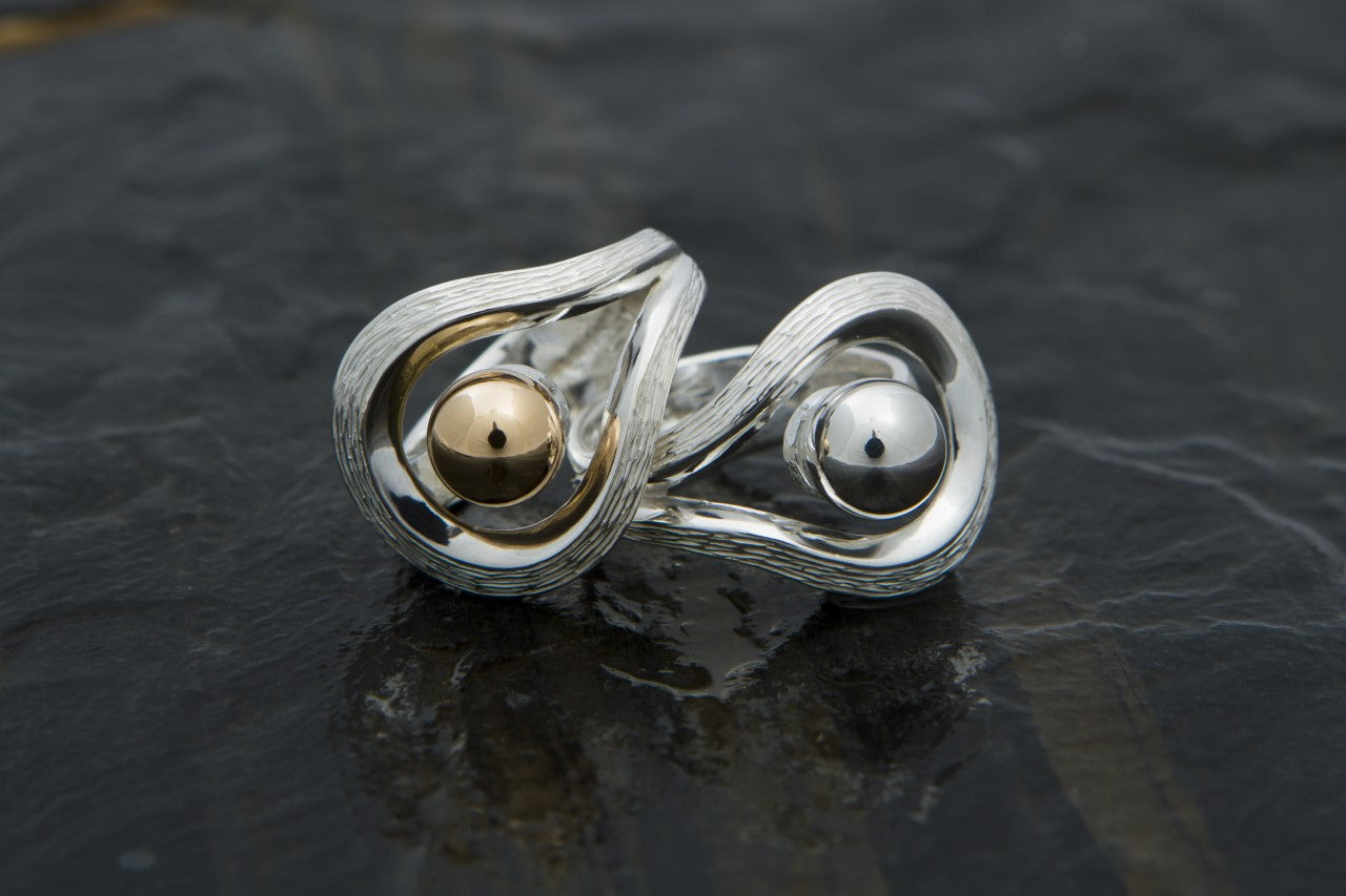 Lovedrop ring i silver med guldkula